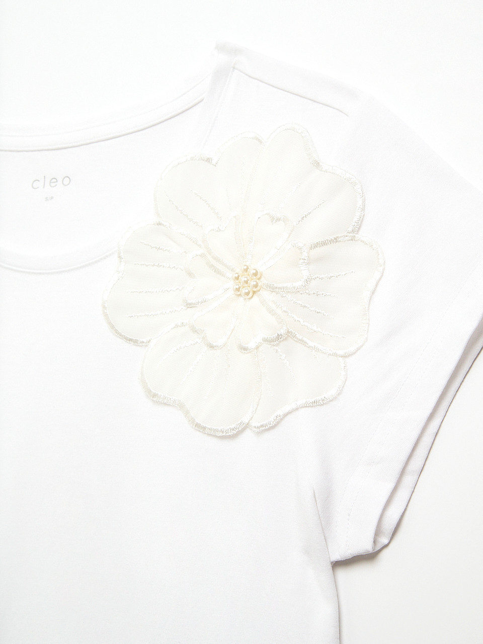 White Short Sleeve Floral Applique Tee