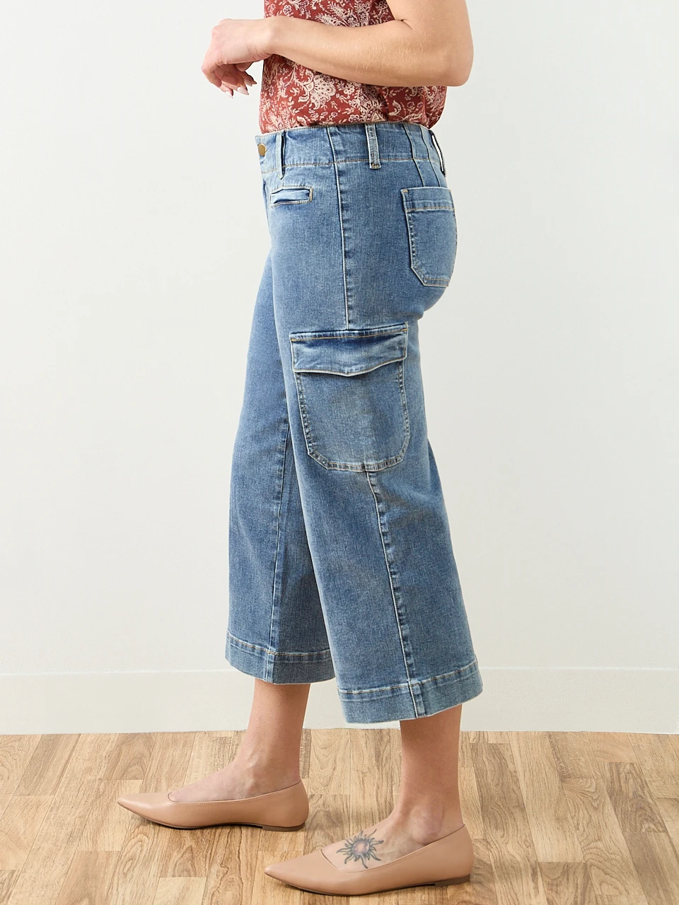 Haylie Cargo Cropped Denim Jean in Vintage Wash
