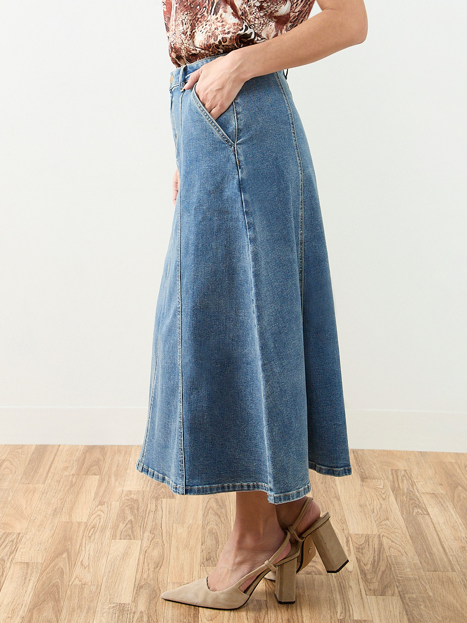 Petite Mid Length Denim Skirt in Vintage Wash | Cleo