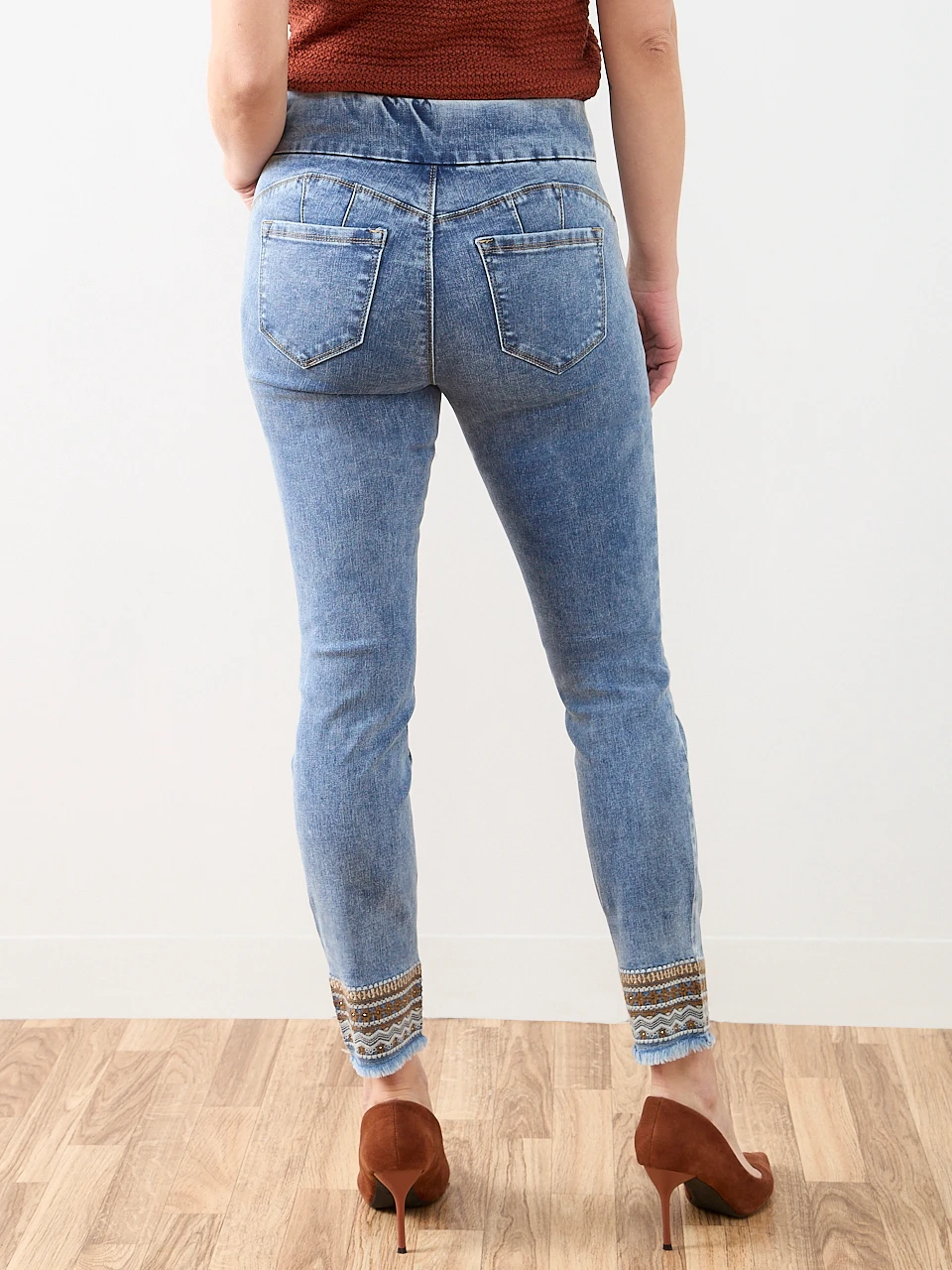 Blake Vintage Trim Ankle Denim Jean in Vintage Wash