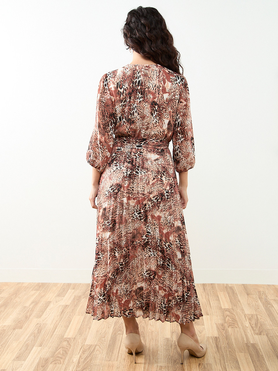 Petite V Neck Pleated Maxi Dress in Animal Print