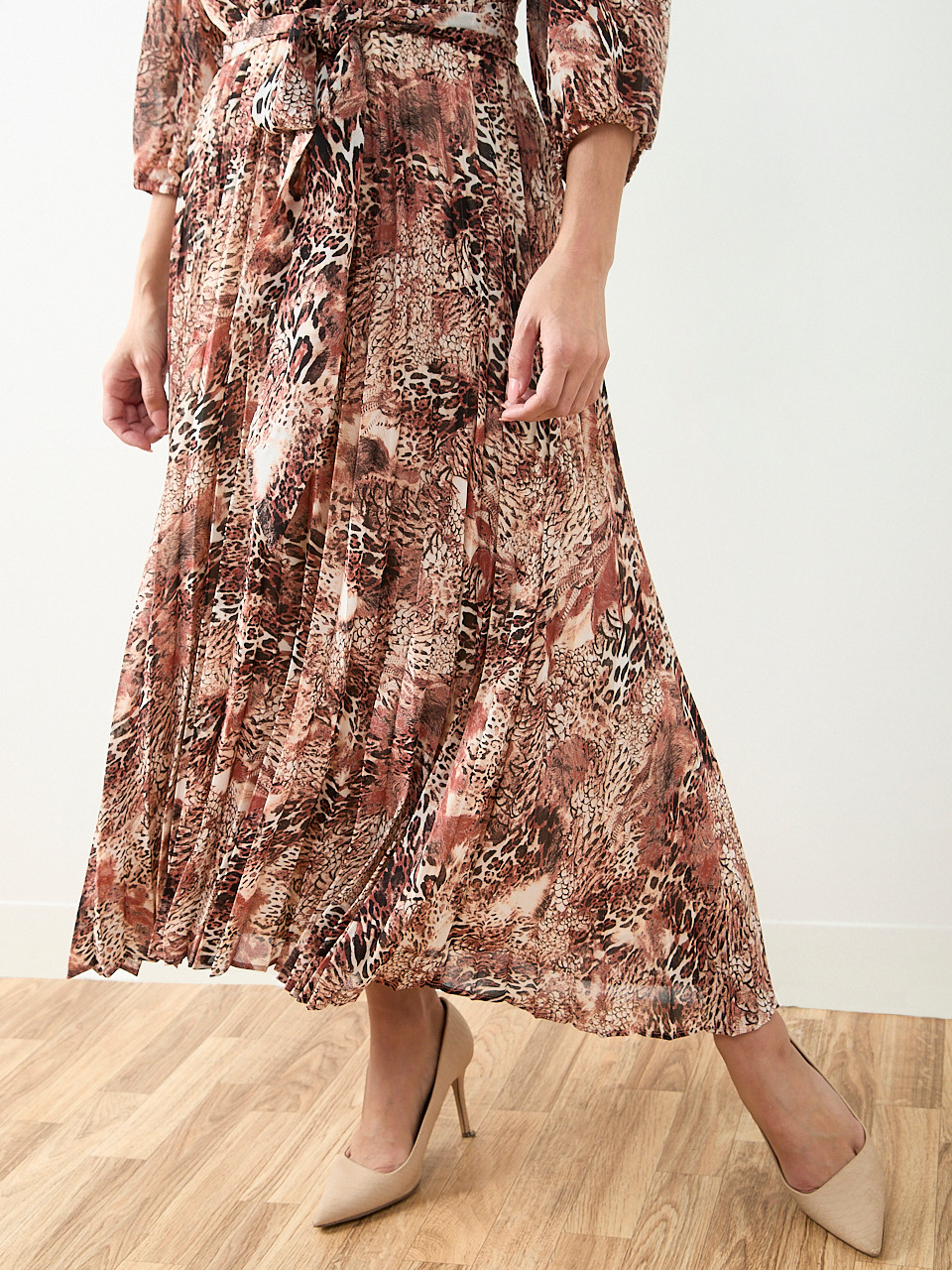 Petite V Neck Pleated Maxi Dress in Animal Print