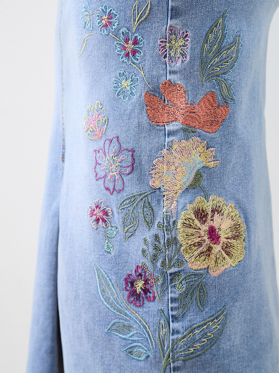 Embroidered Floral Denim Skirt in Light Wash
