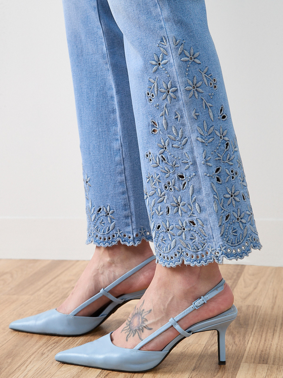 Kimberly Embroidered Ankle Denim Jean in Light Wash