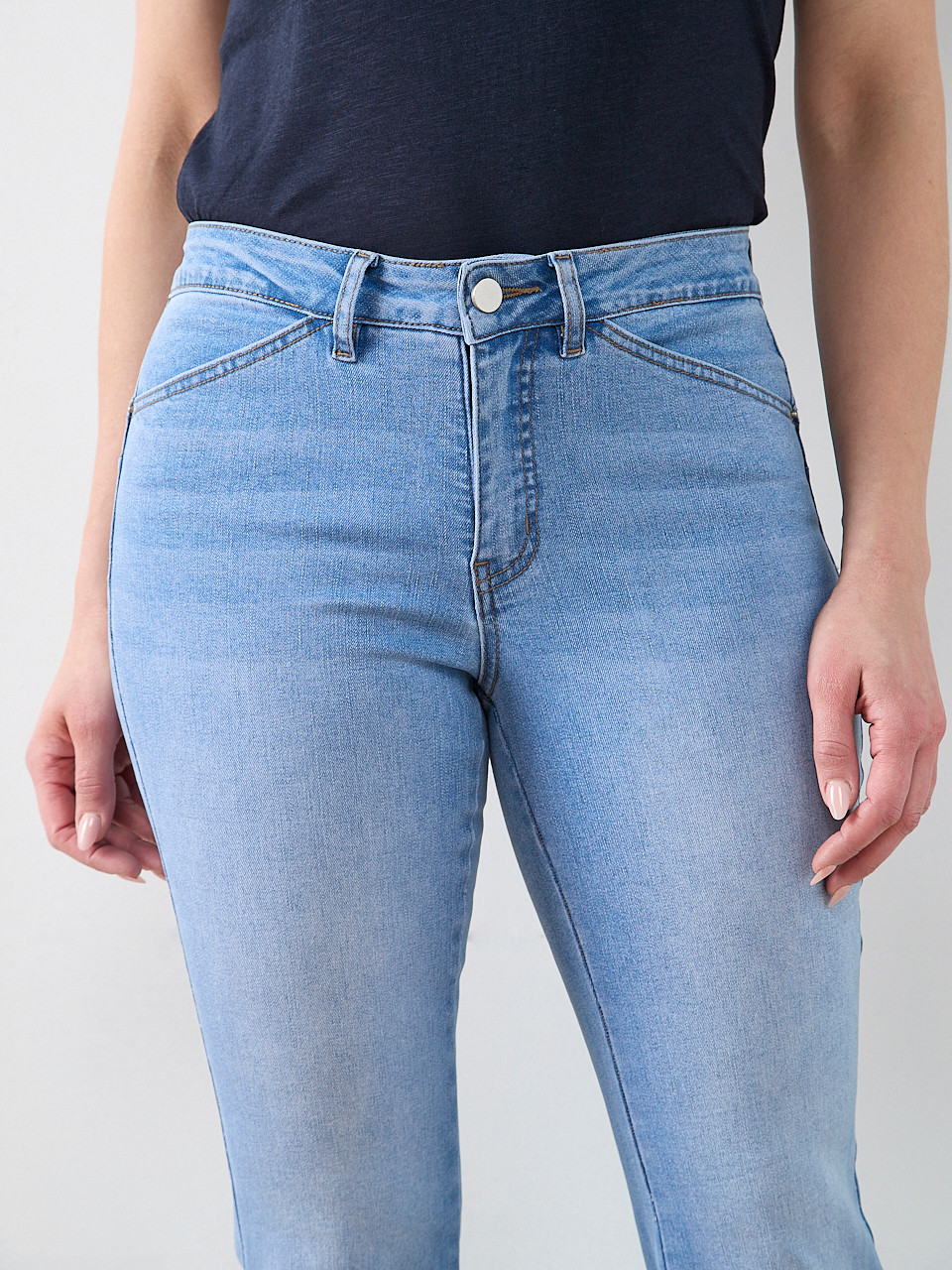 Kimberly Embroidered Ankle Denim Jean in Light Wash