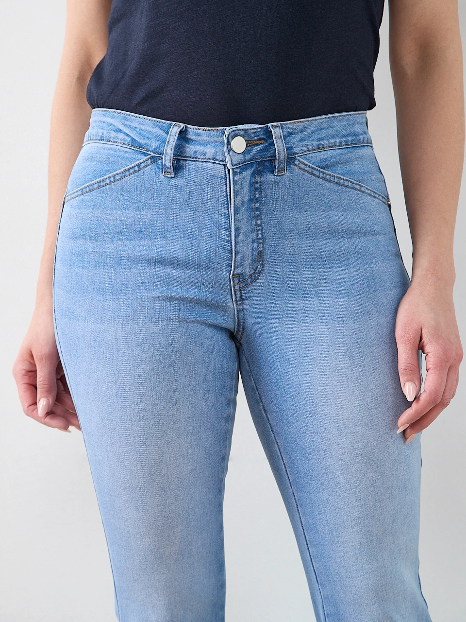 Kimberly Embroidered Ankle Denim Jean in Light Wash