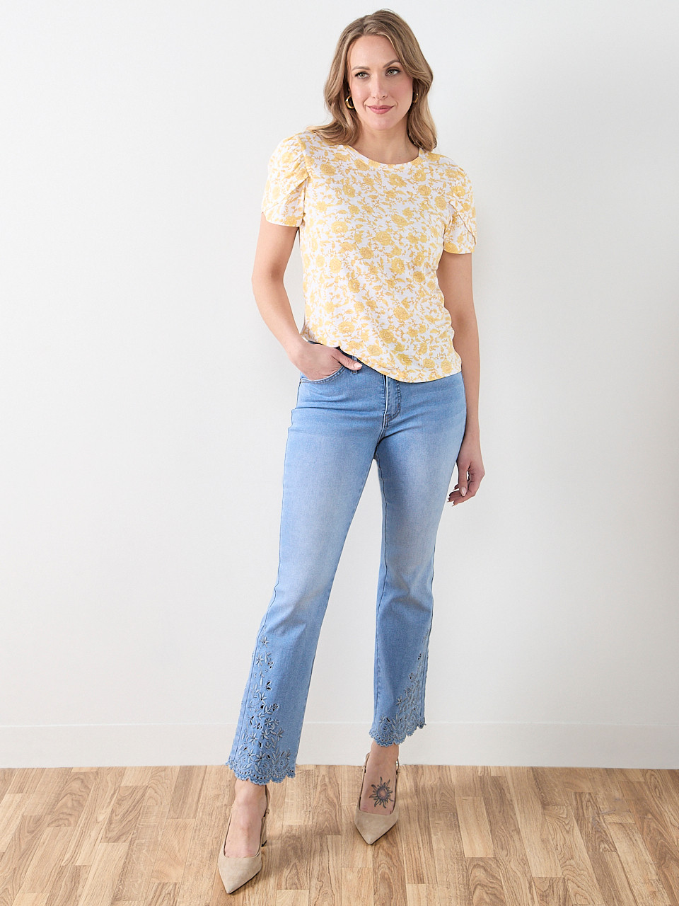 Lemon Floral Short Sleeve Tulip Scoop Neck Tee