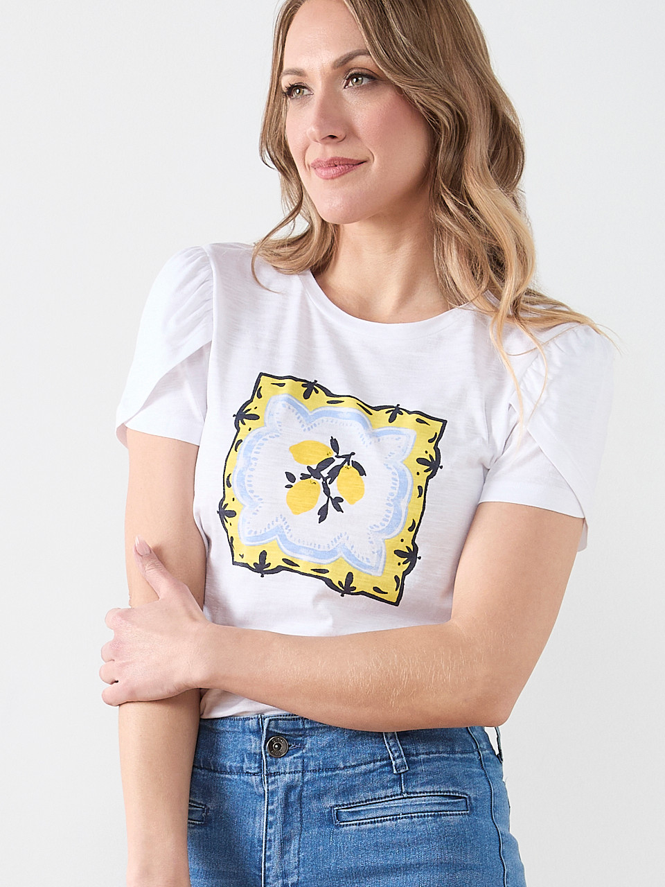 White Print Short Sleeve Tulip Scoop Neck Tee