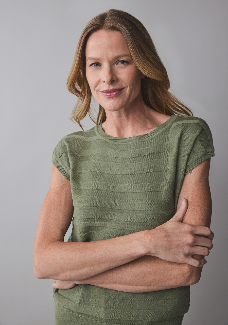 Short Sleeve Pullover Sweater in Sage