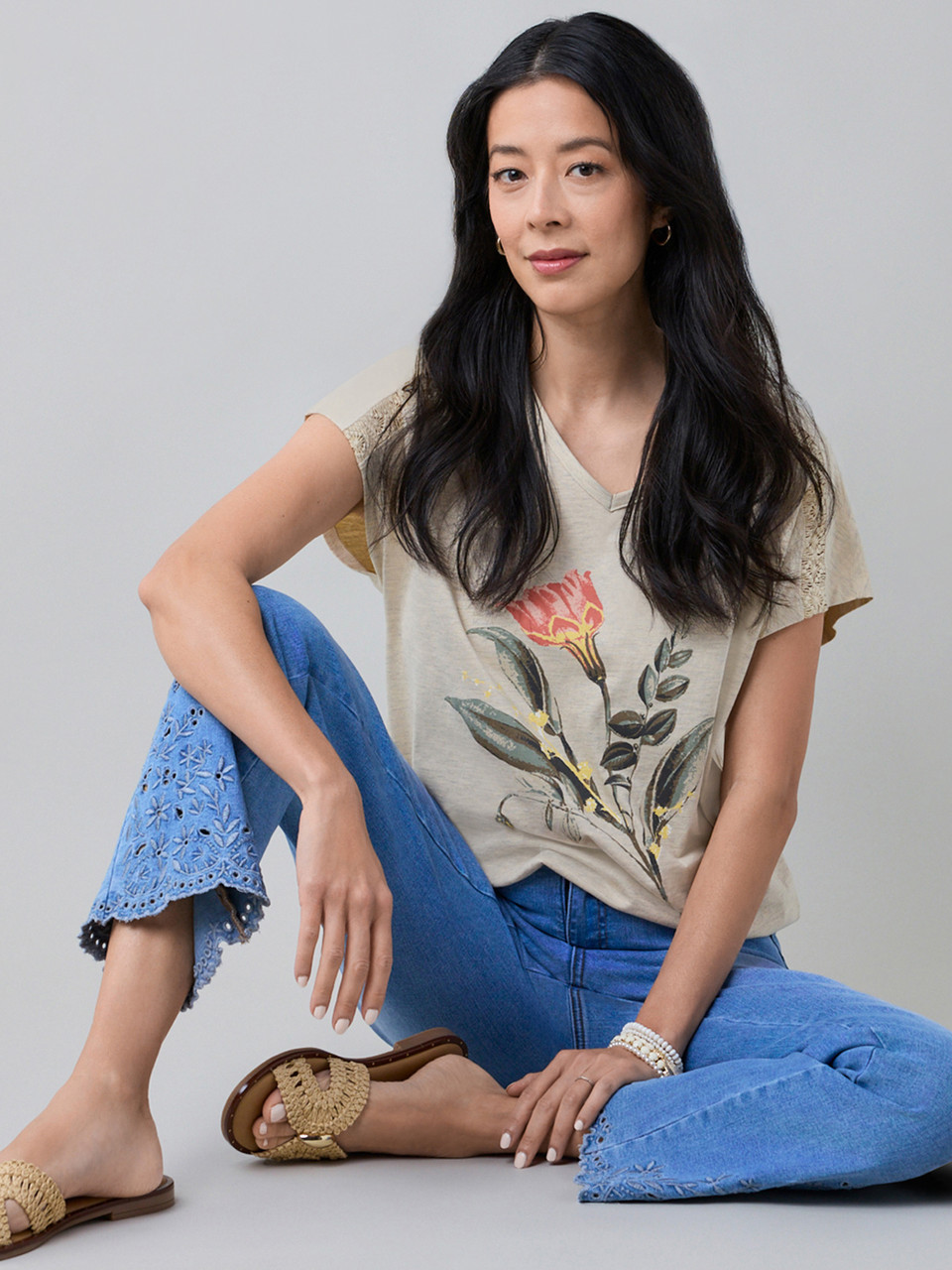 Stone Mix Floral Bubble Hem Short Sleeve V Neck Tee