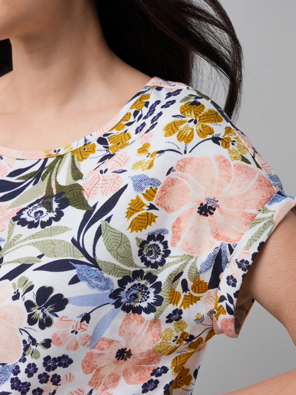 Short Sleeve Cuffed Slub Boat Neck Tee in Multi Floral