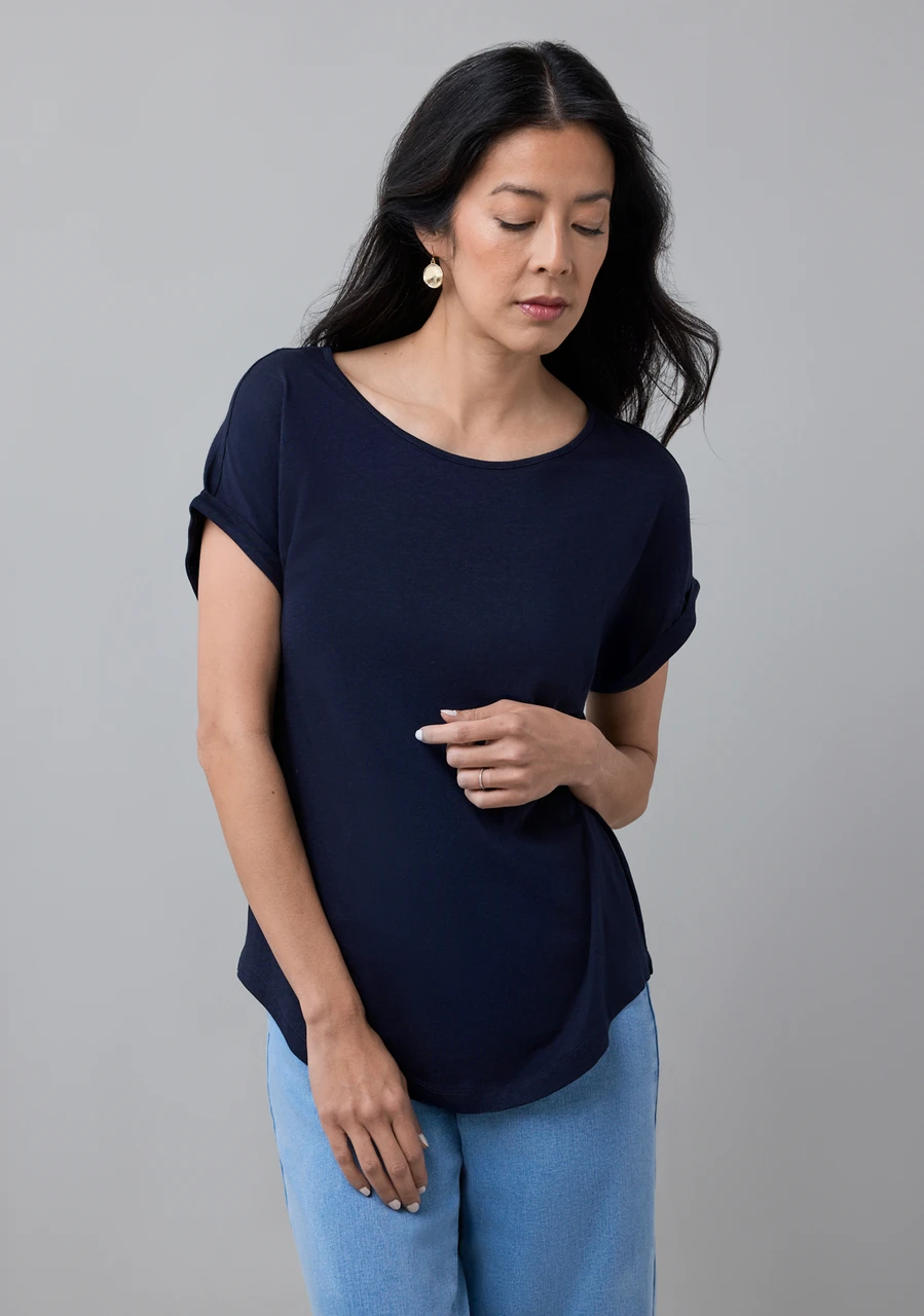 Short Sleeve Cuffed Slub Boat Neck Tee in Navy