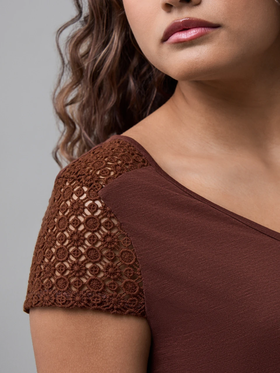 Crochet Insert V Neck Tee in Coconut