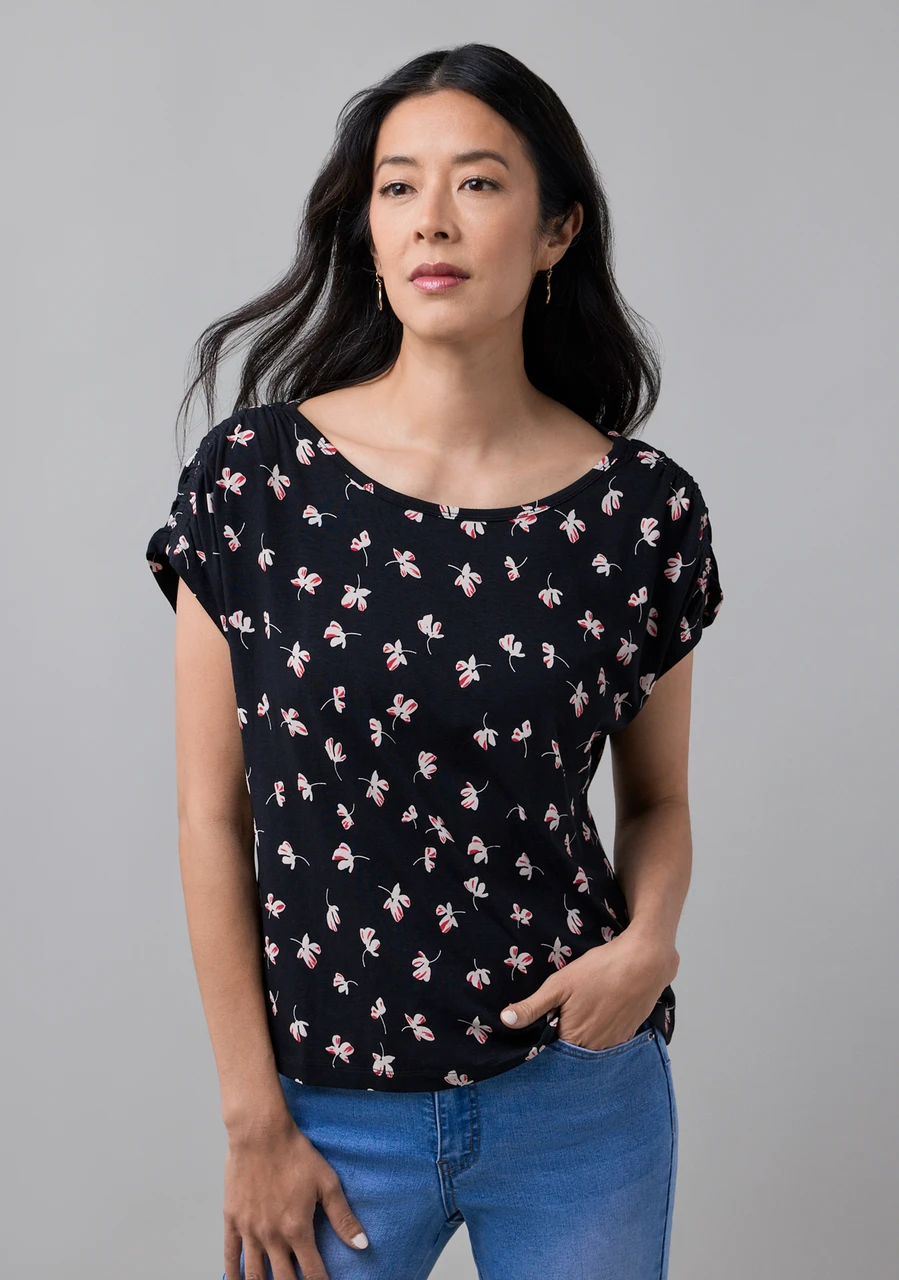 Rouched Shoulder Boat Neck Tee in Black Floral