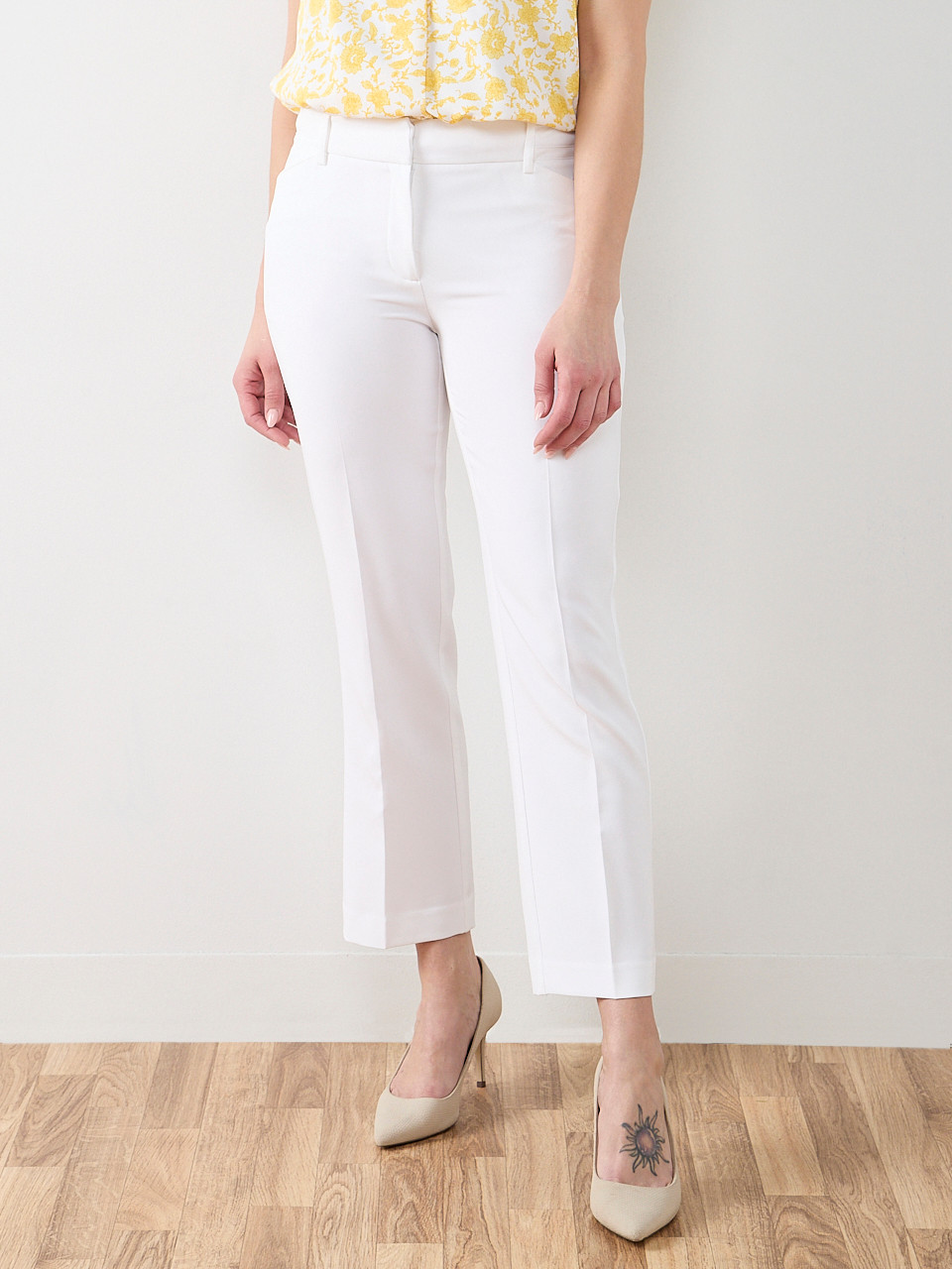 Leah Ankle Pant in White
