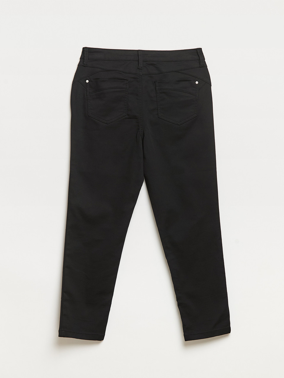 Lilly Ankle Length Jeans in Black