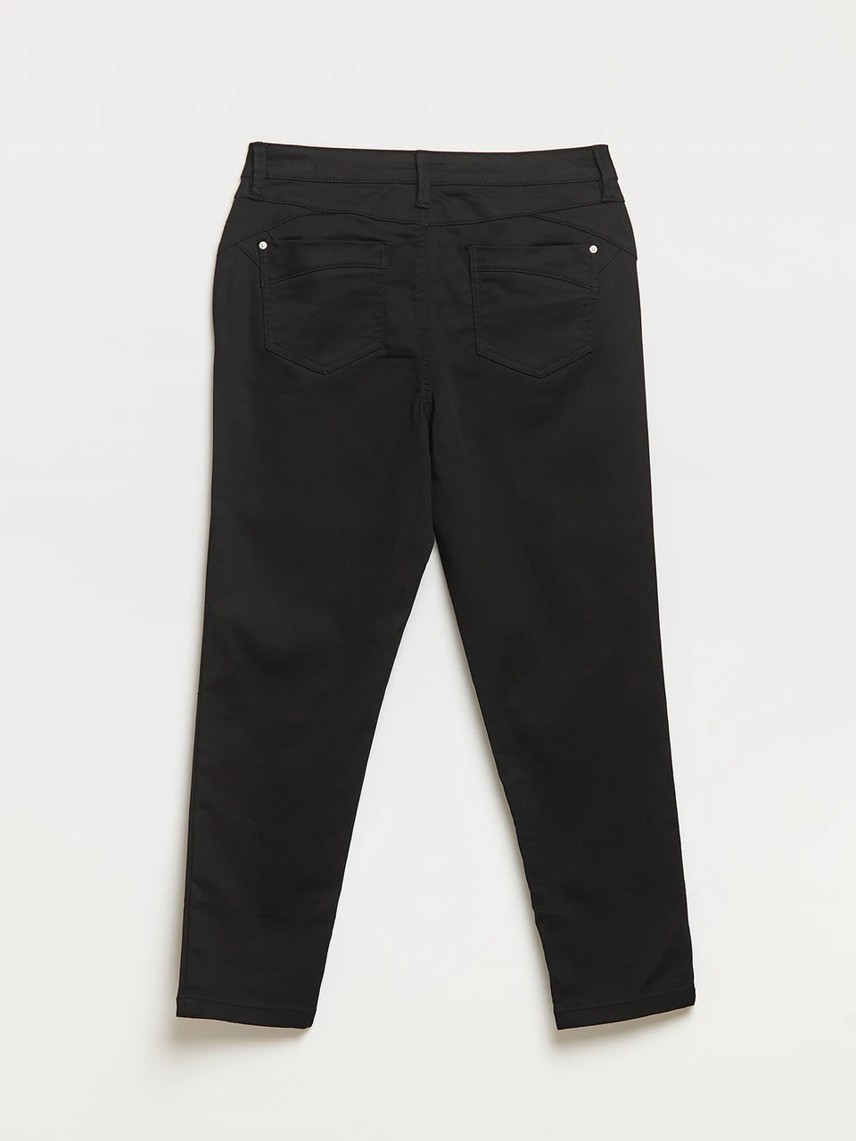 Lilly Ankle Length Jeans in Black