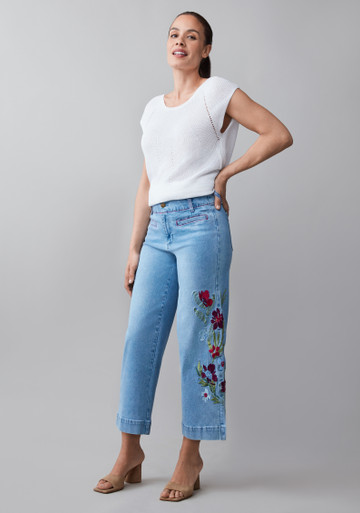 Haylie Embroidered Denim Crop Jean | Light Wash | Cleo