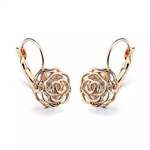 ROSE IS A ROSE 18kt Rose Crystal Earrings In White Yellow And Rose Gold Plating F369-3150327813 ROSE IS A ROSE 18kt Rose Crystal Earrings In White Yellow And Rose Gold Plating F369-3150327813