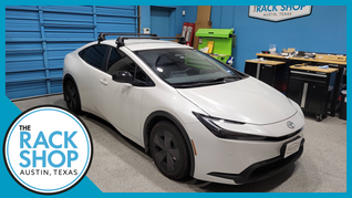 2023-2025 Toyota Prius (w/bare roof) Thule EDGE Crossbar Complete Roof Rack