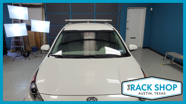 2017-2022 Kia Niro (w/flush rails) Thule Crossbar Complete Roof Rack