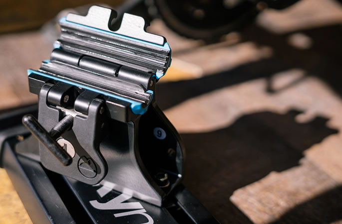 RockyMounts DropTop Thru-Axle Fork Locking Bike Mount | Single