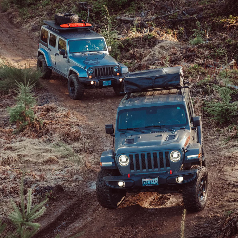 2018-2024 Jeep Wrangler 4DR JL Yakima 2 Crossbar w/RibCage Support Complete Roof Rack System