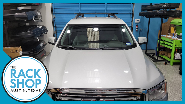 2017-2023 GMC Acadia (w/raised rails) Thule Crossbar Complete Roof Rack