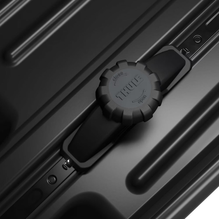 Thule Force XT Matte Black - Large | 16-Cubic Feet