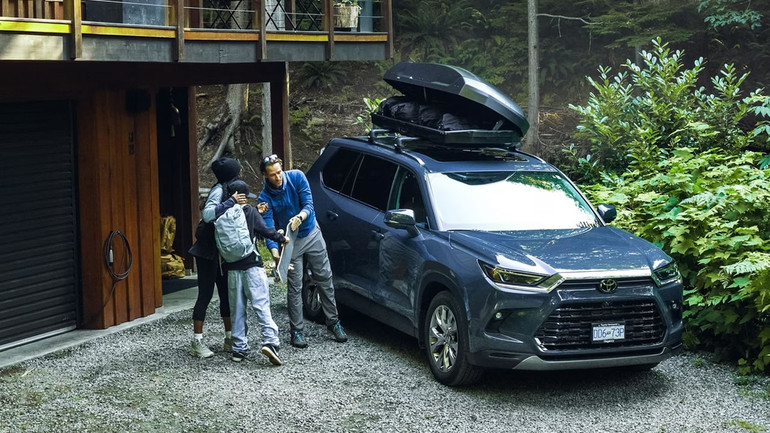 Thule Force 3 Rooftop Cargo Box | Black Matte