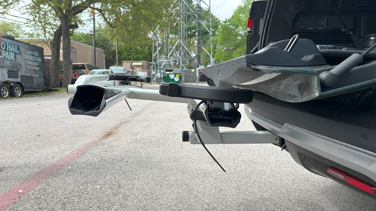 2022-2025 Rivian R1S w/2" Hitch - Kuat Racks Sherpa 2.0 | 2-Bike | Pearl/Gray