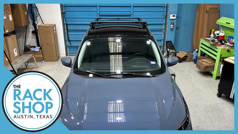 2020-2025 Ford Escape (w/flush rails) Thule EDGE Crossbar Complete Roof Rack