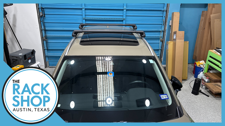 2018-2025 Volvo XC40 (w/flush rails) Thule EDGE Crossbar Complete Roof Rack