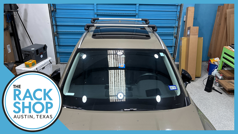 2018-2025 Volvo XC40 (w/flush rails) Thule EDGE Crossbar Complete Roof Rack