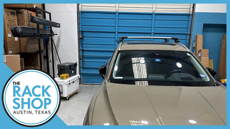 2018-2025 Volvo XC40 (w/flush rails) Thule EDGE Crossbar Complete Roof Rack