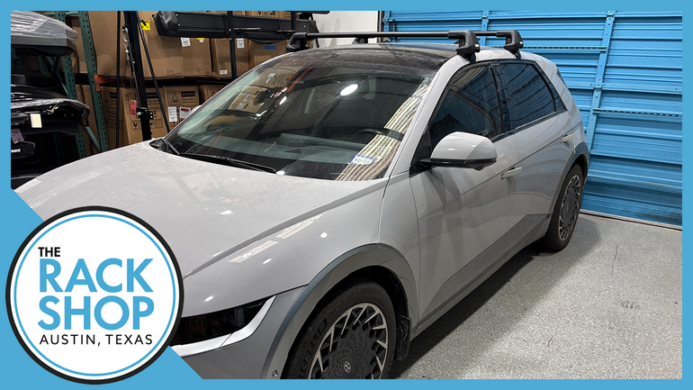 2022-2025 Hyundai Ioniq 5 (w/bare roof) Thule EDGE Crossbar Complete Roof Rack
