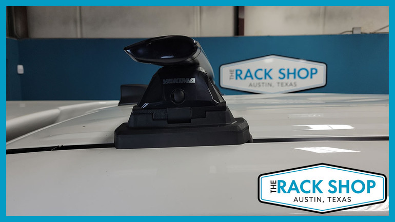 Toyota Tacoma Double Cab (w/fixed points) Yakima Crossbar Complete Roof Rack | 2005-2022