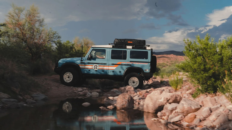 ROAM Adventure Co. Vagabond 2.0 Rooftop Tent | 2-3 Person | SAND