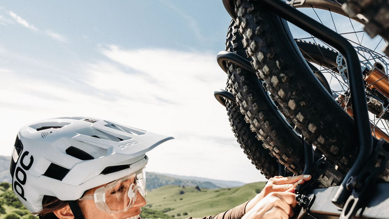 Thule ReVert Vertical Bike Rack for 2" Hitch |  6-Bike