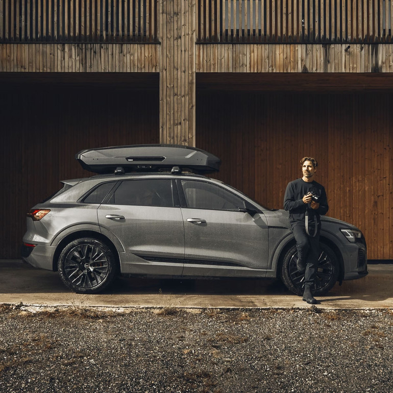 Thule Motion 3 XXL Cargo Box - 21-Cubic Feet | Glossy Black