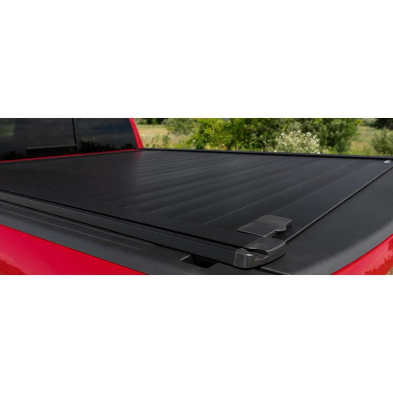 GMC Sierra 3500 HD - 6'10" Bed | RetraxPRO XR Aluminum Bed Cover | 2020-2022