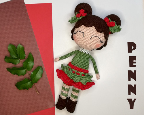 Christmas pudding doll crochet pattern for amigurumi lovers.