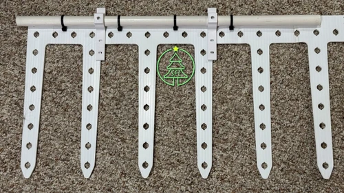 Flush Mount Icicle Pipe Clip