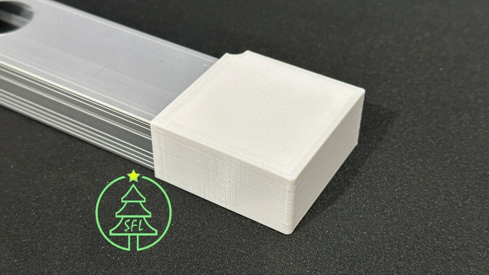 Puck Track Angled Corner Bracket