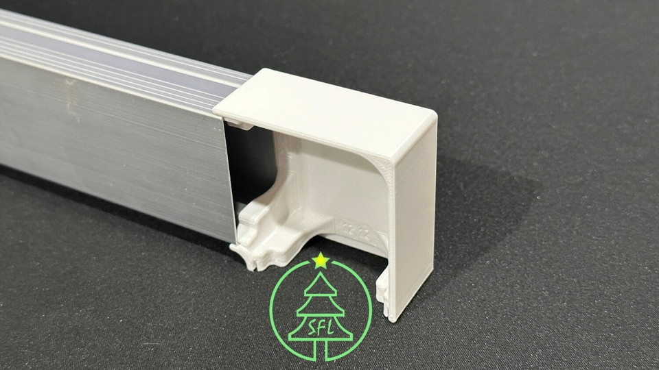 Puck Track Angled Corner Bracket