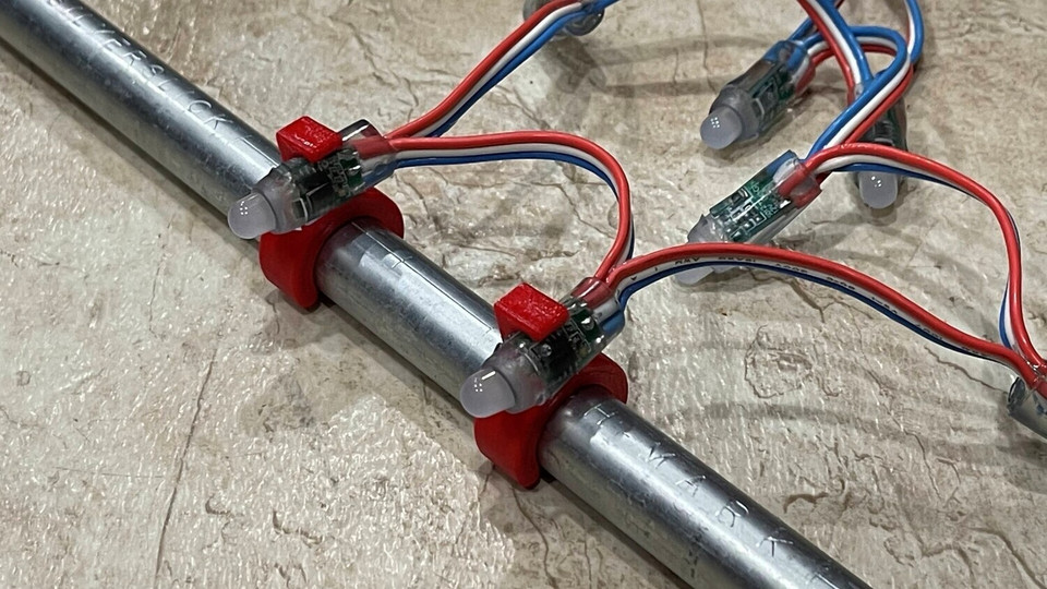 STL File - 1/2" EMT Perpendicular Pixel Pipe Clip