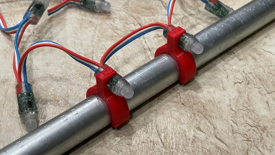 STL File - 3/4" EMT Perpendicular Pixel Pipe Clip