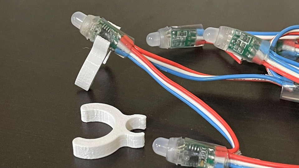 STL File - 20mm PVC Parallel Pixel Pipe Clip