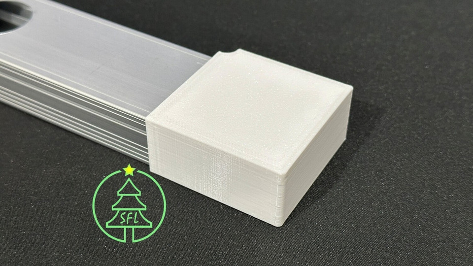STL File - Painted Puck Track Angled Corner Bracket