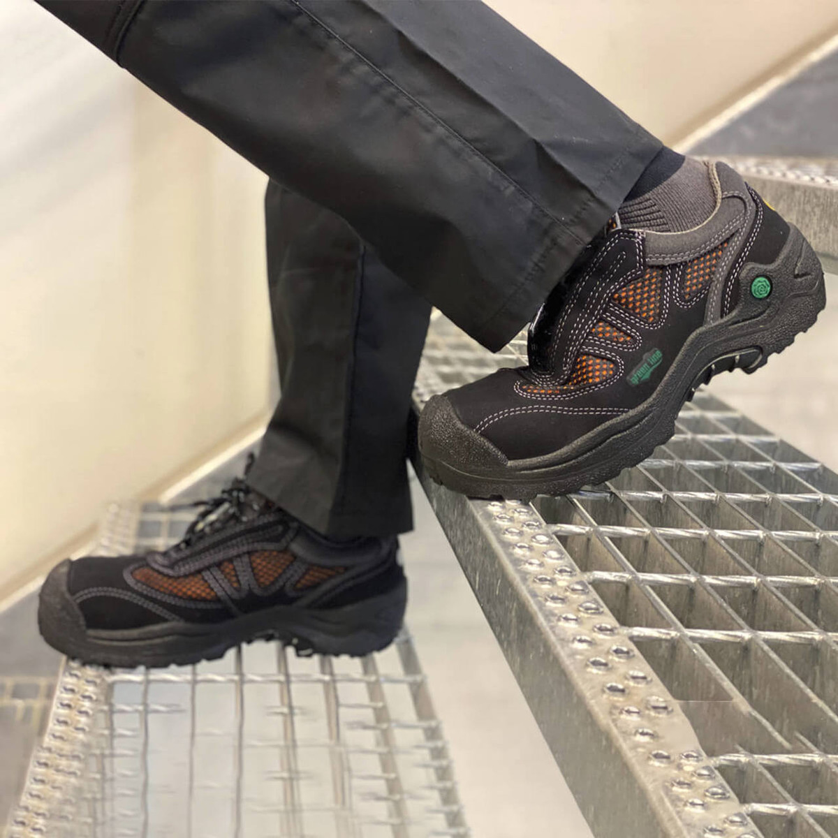 Work shoes & safety shoes from JALAS®